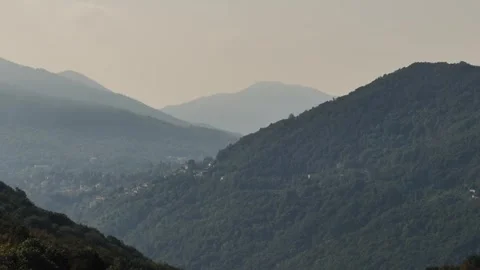 Beautiful Mountain Range and Sky in a Sunny Summer Day Stockbeeldmateriaal 264756194