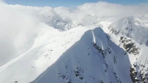 Beautiful Mountain Range Winter Landscape Clouds Aerial Flight Footage Over Vidéo 61241295