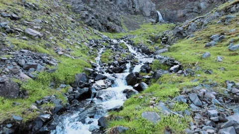 Beautiful mountain stream, 4K Video stock 138314195