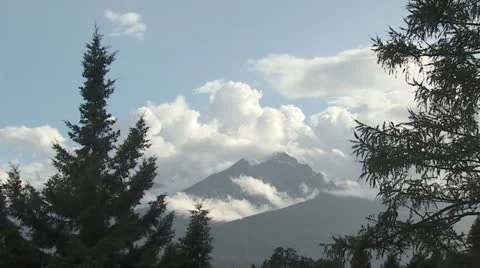 Beautiful mountain timelapse in the Alps Stockbeeldmateriaal 22033025