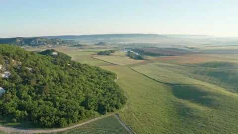 Beautiful mountain valley. 库存影片 233287090