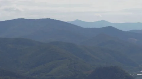 Beautiful mountains landscape and dramatic cloudy sky 库存影片 201523580