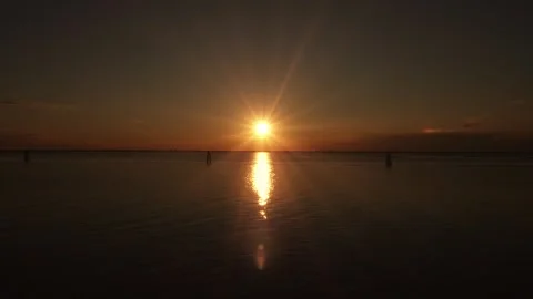 Beautiful Night Ocean with Moonlight Reflection and Calm Sea Waves 4K Video Vídeos de archivo 338388639