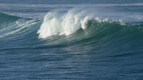 Beautiful Ocean Wave Breaking. Stock Footage 204900340