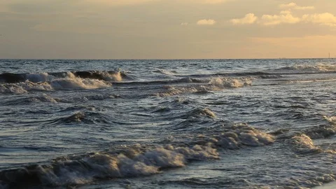 Beautiful ocean waves  in Florida Stock Footage 86672301