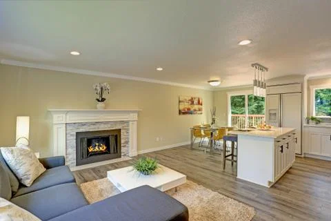 Beautiful open plan second floor living room with dining space and  kitchen. Foto stock