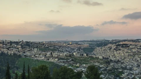 Beautiful Panoramic view of Jerusalem at evening dusk time. Israel, Timelapse. Stock-Footage 106765335