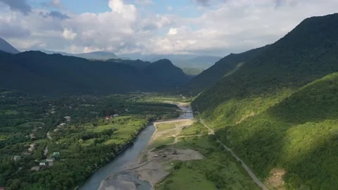 Beautiful panoramic view of the mountain river in the gorge Video stock 151159284