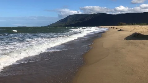 Beautiful panoramic view on Wangetti beach in Cairns in Queensland, Australia Vidéo 100666474