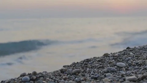Beautiful pebble beach with large waves and foam. 스톡 동영상 80212442