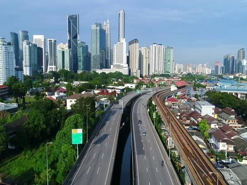 A beautiful perspective of expressway and rail way which lead into the city. Video stock 80541238