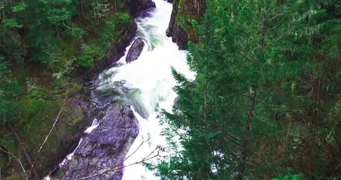 Beautiful Potholes Viewpoint falls in spring time 2. 스톡 동영상 88163737