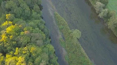 Beautiful river seen from above.  Vídeos de archivo 80367715