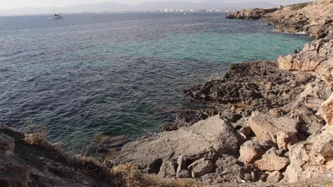 Beautiful rocky beach 動画素材 127870898