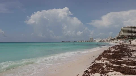 Beautiful sandy beach in Cancun. Vídeos de archivo 157811150