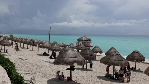 Beautiful sandy beach in Cancun. Vídeos de archivo 157811404