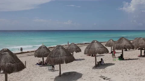Beautiful sandy beach in Cancun. Stock-Footage 157811409