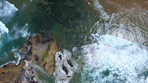 Beautiful scenery of Haystack Rock - Oregon USA Vidéo 99094653