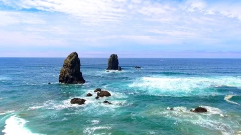 Beautiful scenery of Haystack Rock - Oregon USA 스톡 동영상 99096079