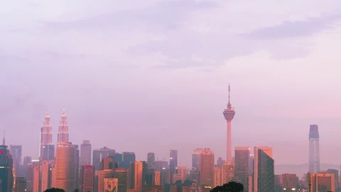 Beautiful scenery of low clouds timelapse motion over Kuala Lumpur cityscape Video stock 111112281