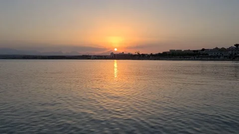 Beautiful sea sunset. Light waves. Stock-Footage 230430344