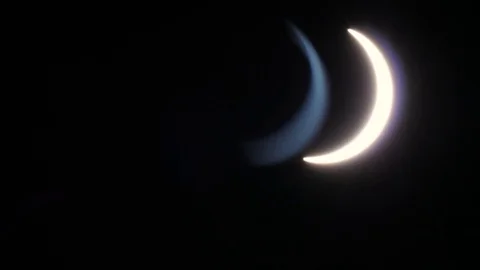 A beautiful shot of nearly complete solar eclipse Vídeo Stock 80270081
