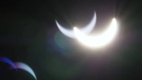 Beautiful shot of nearly complete solar eclipse Vídeos de archivo 80272043