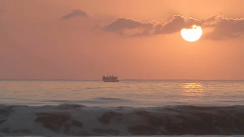 Beautiful shot of sun rising over the sea Stock Footage 94134053
