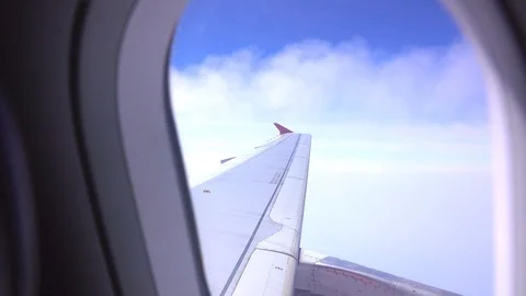 Beautiful sky blue and cloud from window of airplane 库存影片 87752108