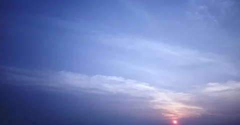 Beautiful sky scenes with dramatic clouds and colorful sunrise and sunset l.. 스톡 사진