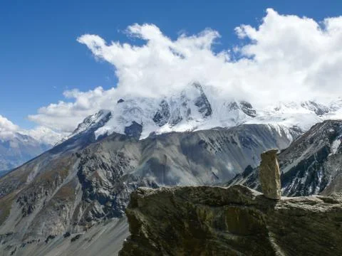 Beautiful snow capped mountains in the clouds Foto stock