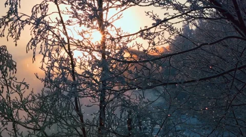 Beautiful snow. Sunset in the winter . Rough River. The snow sparkles . 스톡 동영상 62072885