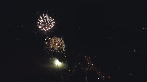 Beautiful sparkling fireworks Stock-Footage 101571001