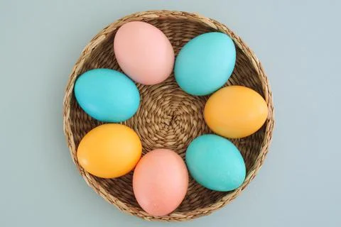 Beautiful stylish easter background with easter eggs in pastel colors Foto stock