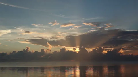 Beautiful sunrise Video stock 1058033