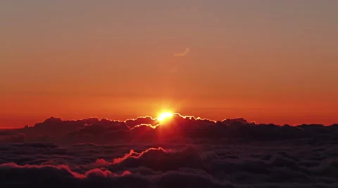 Beautiful sunrise over clouds, time lapse Video stock 48037359
