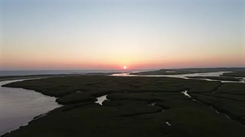 Beautiful sunrise over the ocean. Stock Footage 262801302