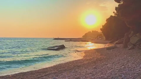 Beautiful sunset at the beach Stock-Footage 280827504