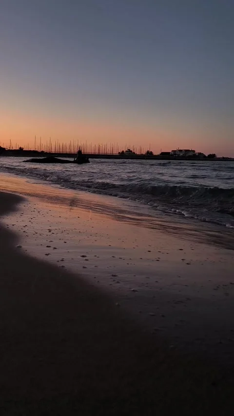 Beautiful sunset on the beach. Video stock 313794342