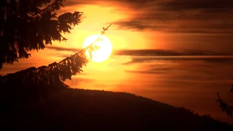 Beautiful Sunset Behind the Clouds, Time Laps Video stock 80297896