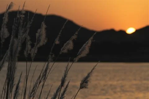 Beautiful sunset behind mountains Foto stock