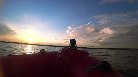 Beautiful sunset from a boat Stock-Footage 197772989