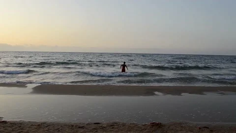 Beautiful sunset with boy 스톡 동영상 137593381