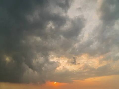 Beautiful sunset clouds after the rain. 動画素材 73199985