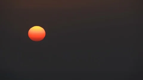 The beautiful sunset in the dark sky Video stock 118856828
