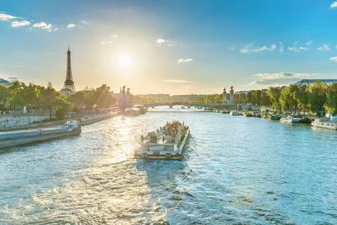 Beautiful sunset with Eiffel Tower Beautiful sunset with Eiffel Tower and ... Stock-Fotos