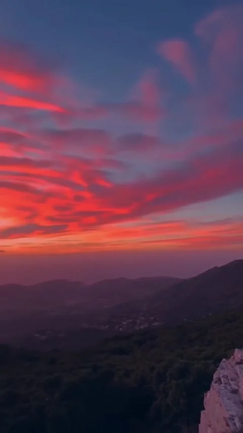 Beautiful sunset Vídeos de archivo 330486378