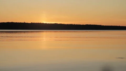 Beautiful Sunset By the lake 動画素材 129733389