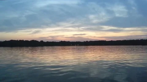 Beautiful sunset on the lake. Stock-Footage 154136991