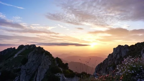 Beautiful sunset in a mountain landscape, Stock-Footage 169597397